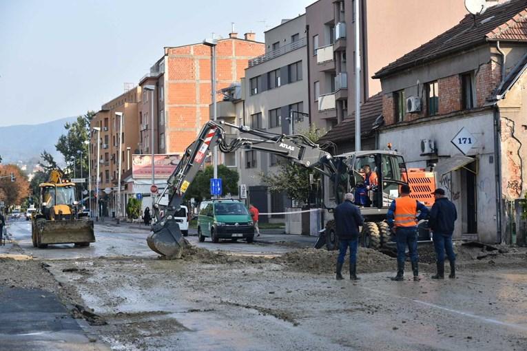 U Zagrebu kao u Veneciji: Voda tekla satima, zatvorena jedna od najprometnijih ulica