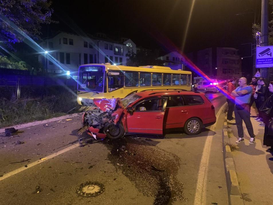 Težak sudar automobila i autobusa na Kobiljoj Glavi: Povrijeđene tri osobe