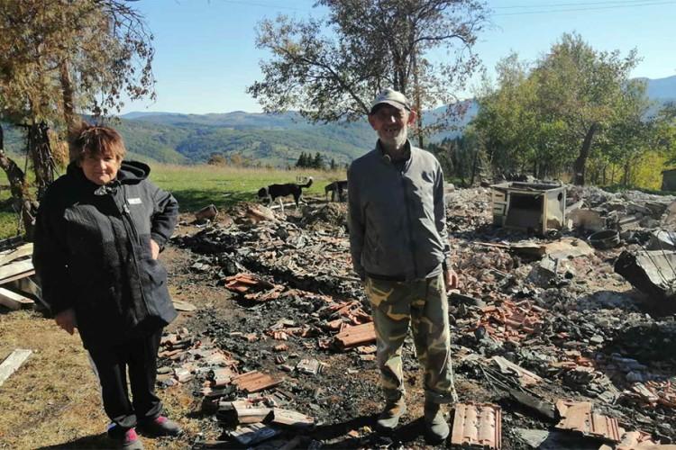 Brat i sestra ostali bez krova nad glavom