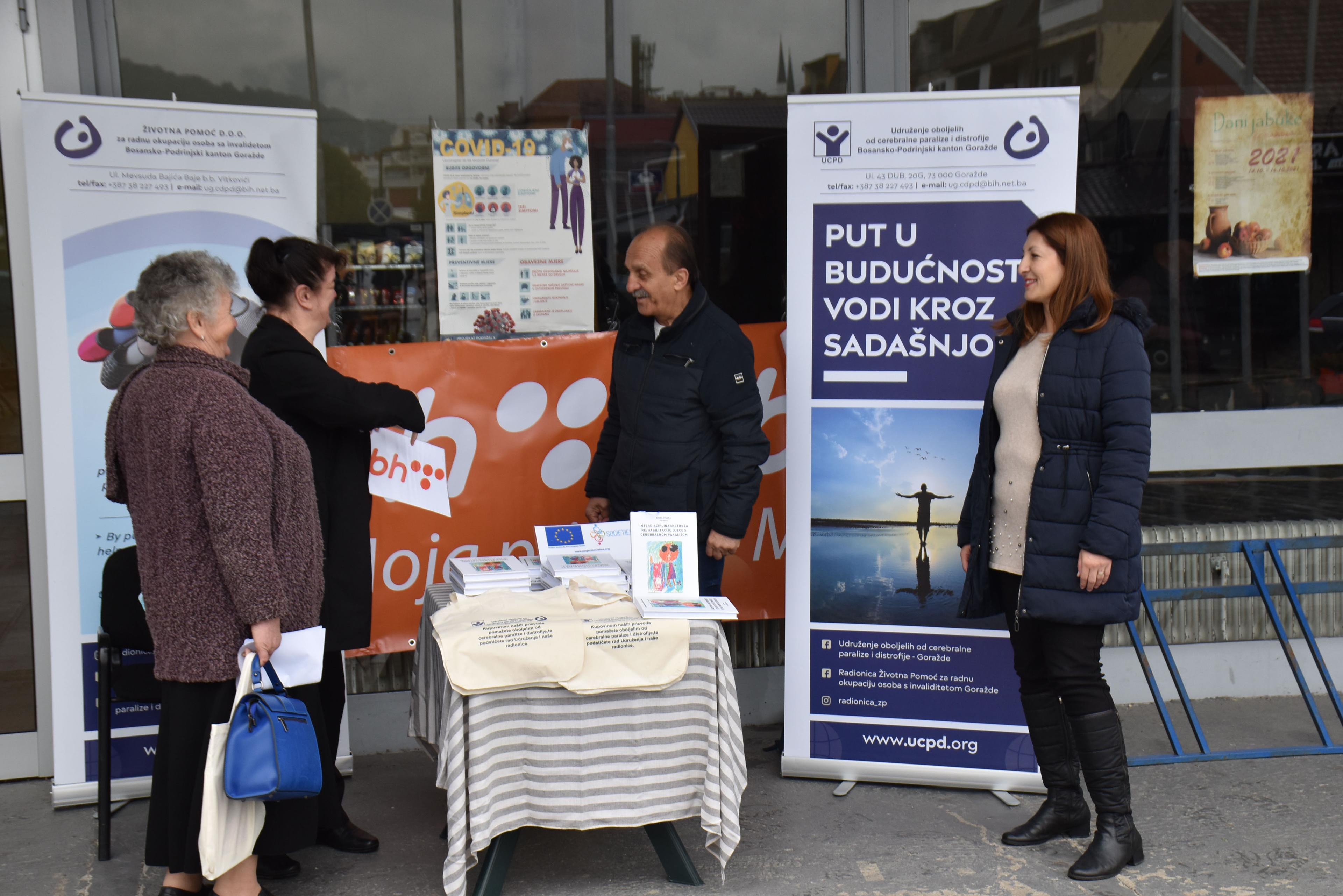 Goražde: Ulični štand za promociju proizvoda - Avaz