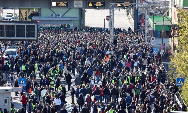 Protesti u Italiji - Avaz