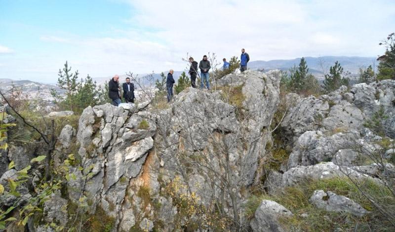 Konačni prijedlog Naše stranke za tekst na spomeniku na Kazanima: Ipak se spominje ARBiH