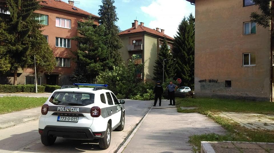 Policija na tragu vozača kombija koji je mamio djecu da uđu u njegovo vozilo