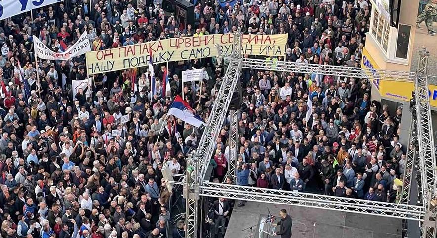 Transparent na protestima u Banjoj Luci - Avaz