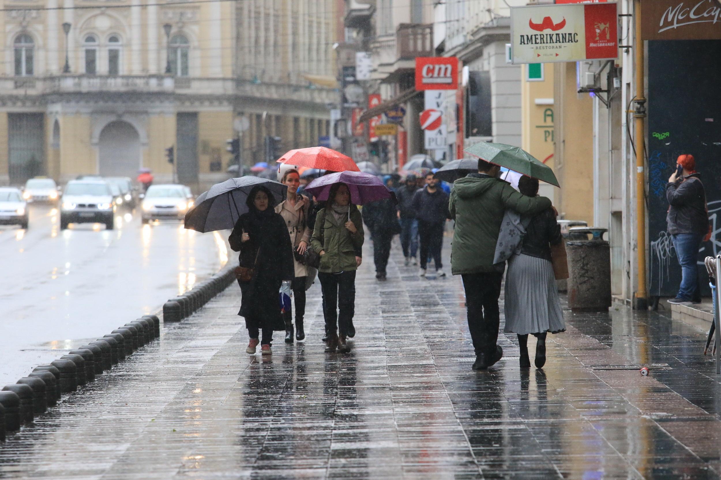 Nestabilno vrijeme: Jaki olujni udari, očekuje se i obilna kiša