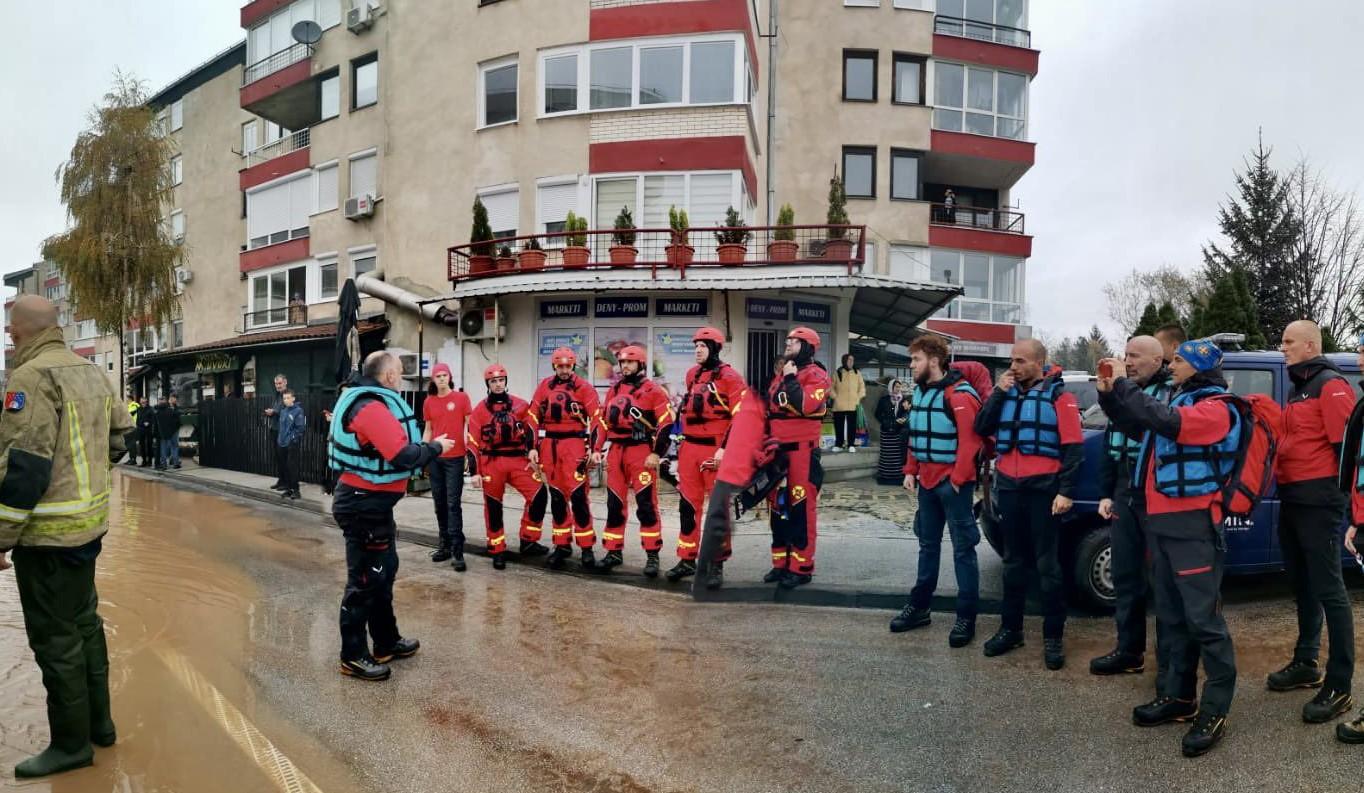 Evakuirali građane iz poplaveljenih područja - Avaz