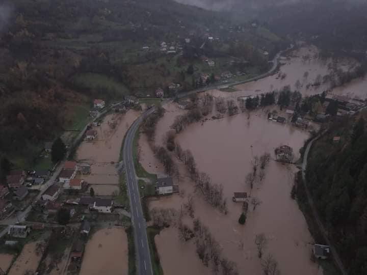 Kijevo pod vodom - Avaz