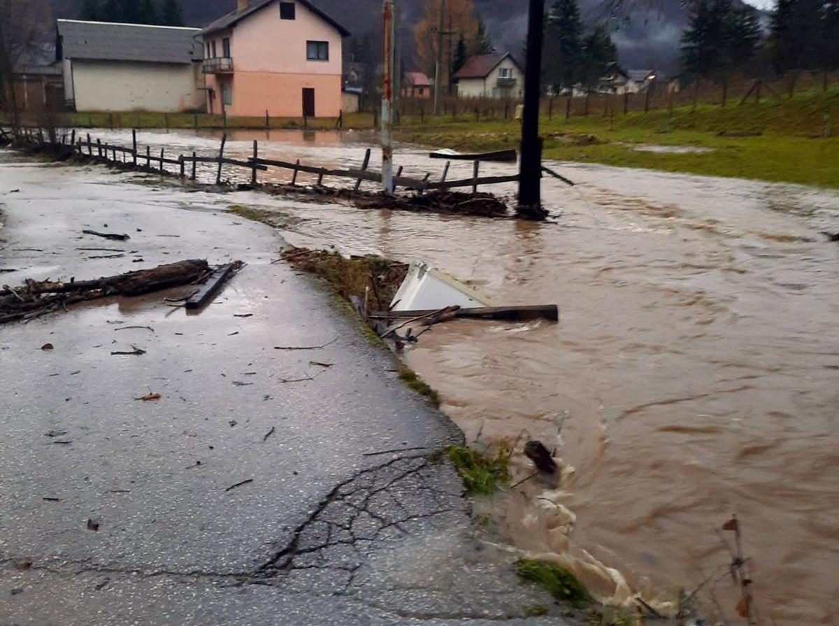 Vanredno stanje u Trnovu: Poljoprivrednik izgubio 130 ovaca