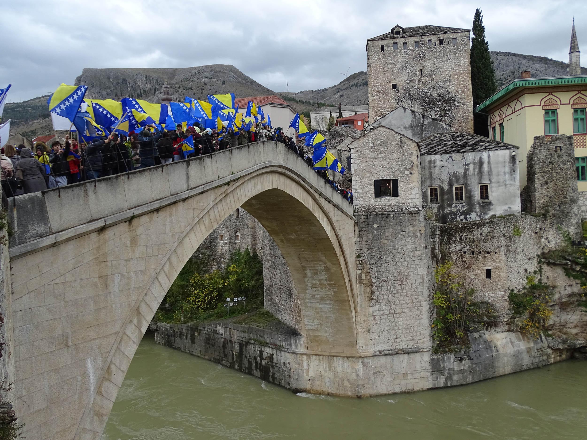 Sjećanje na dan kada je barbarski srušen Stari most