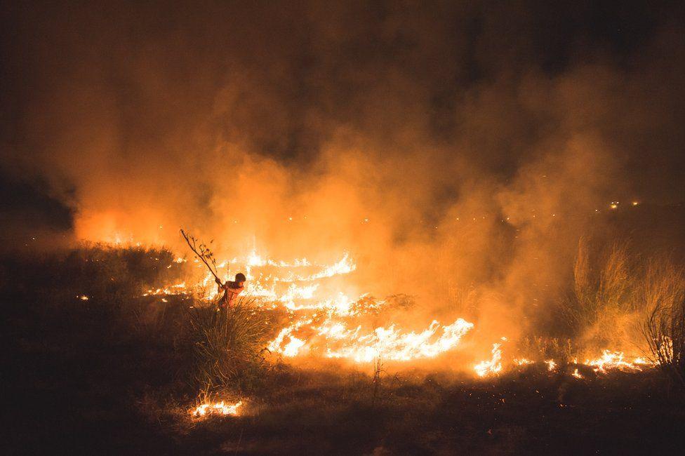 Nagrada za mladog fotografa godine  Amaana Alija i njegovu fotografiju Inferno snimljenu je u Yamuna Ghatu, New Delhi - Avaz