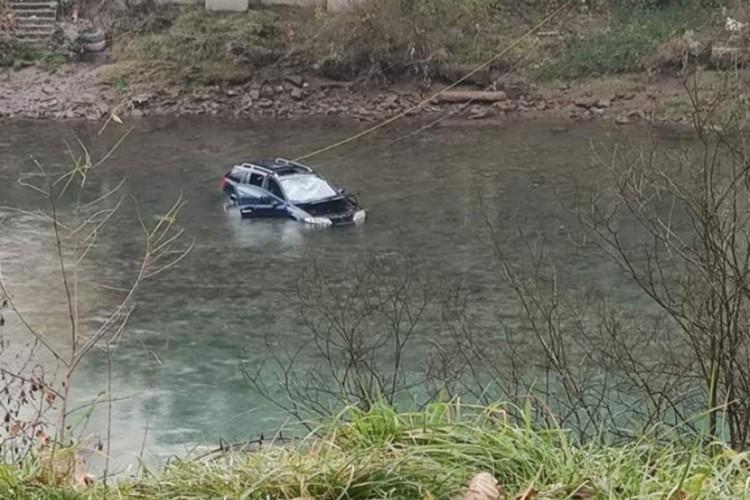 Gurnuli vozilo u Drinu - Avaz