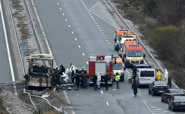 Otpušteni carinici koji su preko granice bez dokumenata pustili autobus u kojem je stradalo 46 ljudi