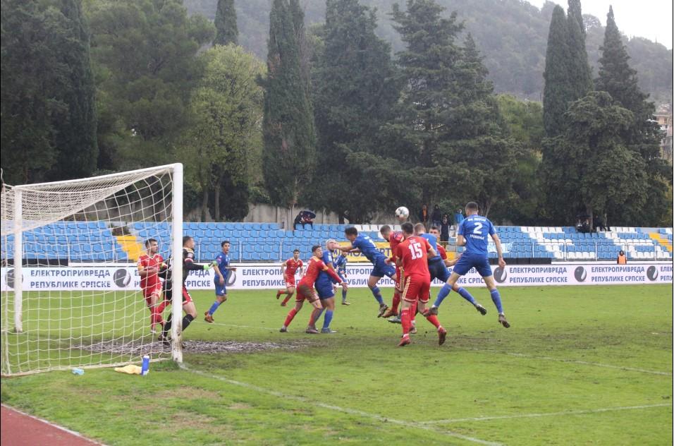 Leotar i Velež vode "rovovsku borbu": Teren stadiona Police u jako lošem stanju