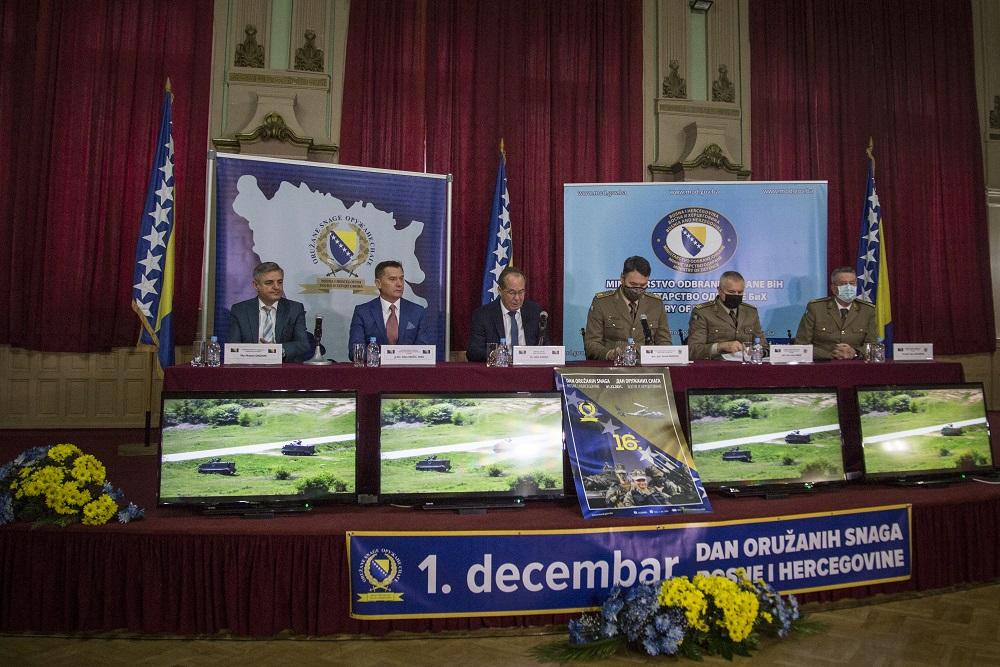 Fotografije sa press konferencije - Avaz