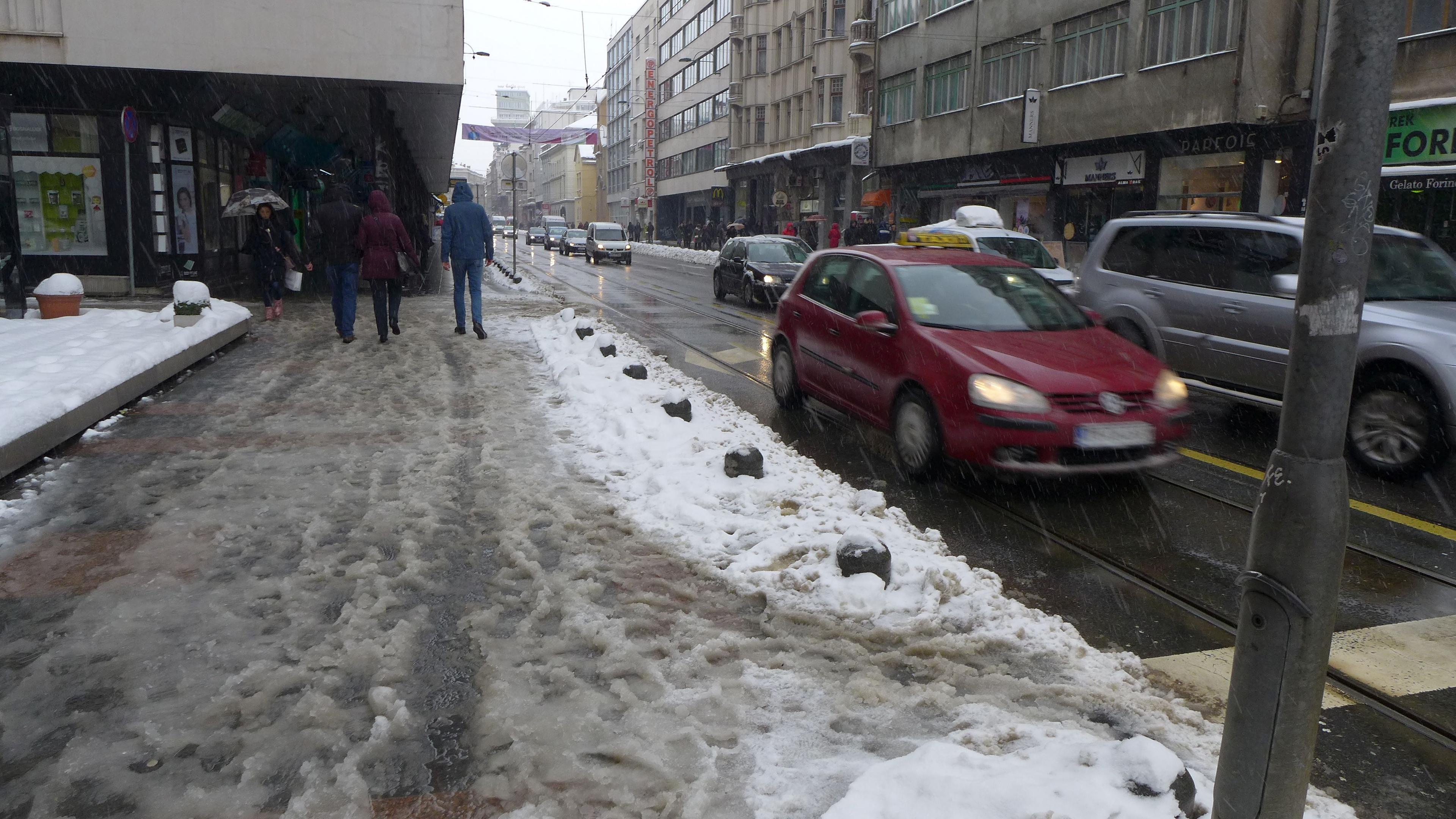 Zimska služba KJKP "Rad": Na terenu 40 vozila i 90 radnika