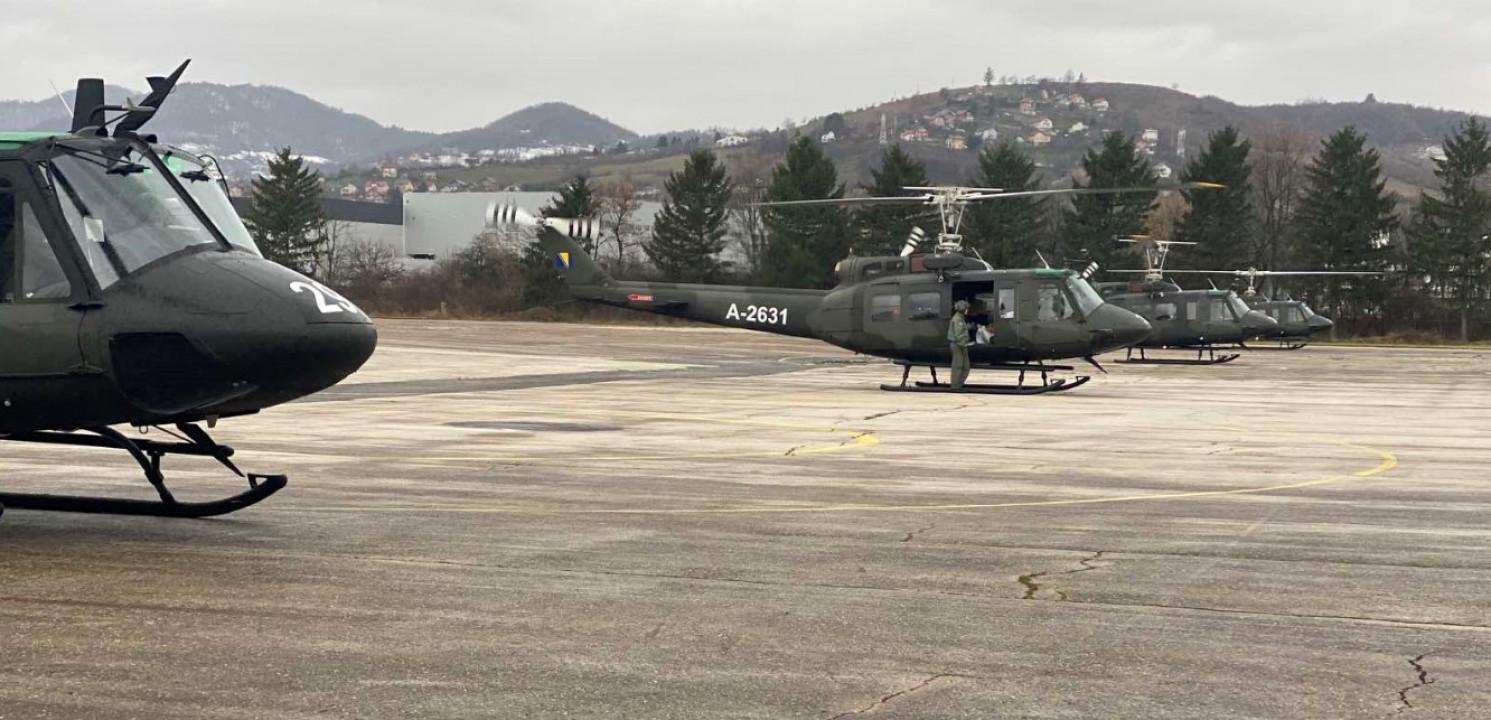 Helikopteri Bell Huey II - Avaz