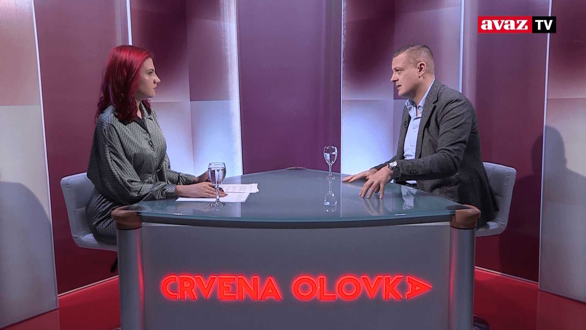 Gost ovosedmičnog izdanja "Crvene olovke" je Vojin Mijatović