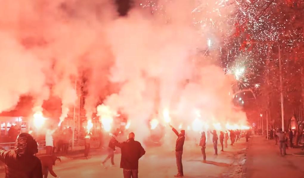 Navijači u Lukavcu napravili spektakl - Avaz