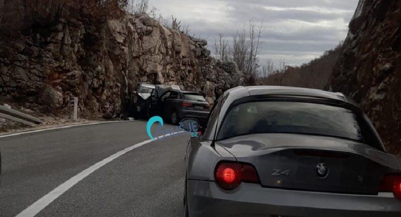 Stravična nesreća kod Širokog Brijega: Poginula jedna osoba, još četiri povrijeđene