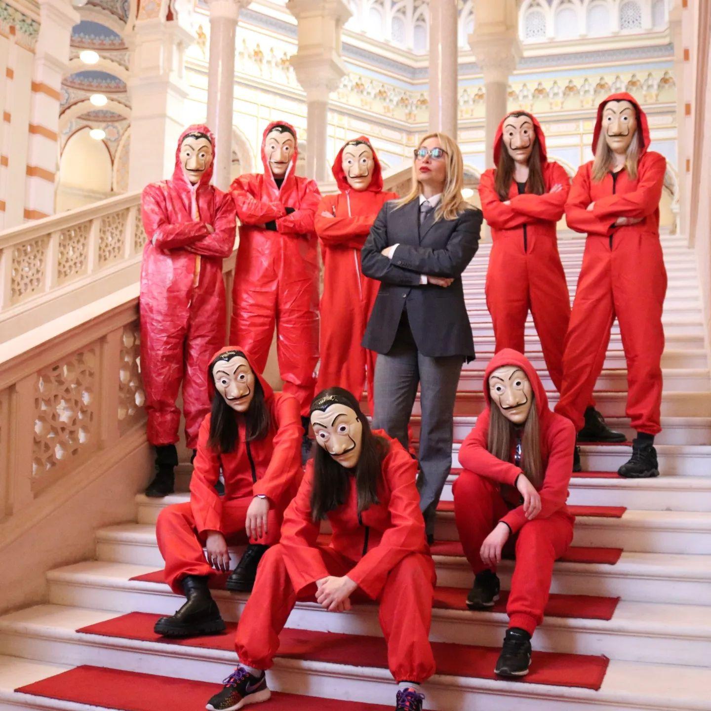 Performans na temu "La Casa de Papel" - Avaz