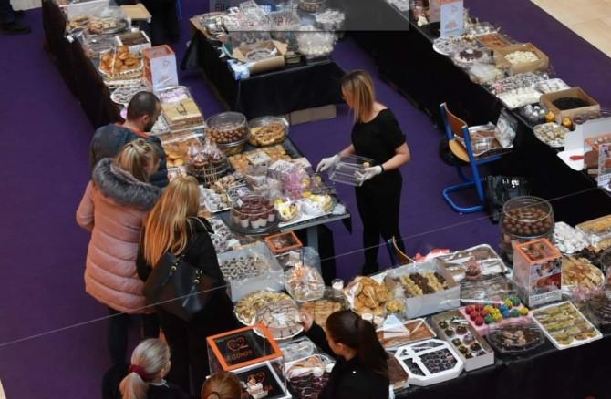 Pomozi.ba sutra organizira Slatki bazar u Sarajevu