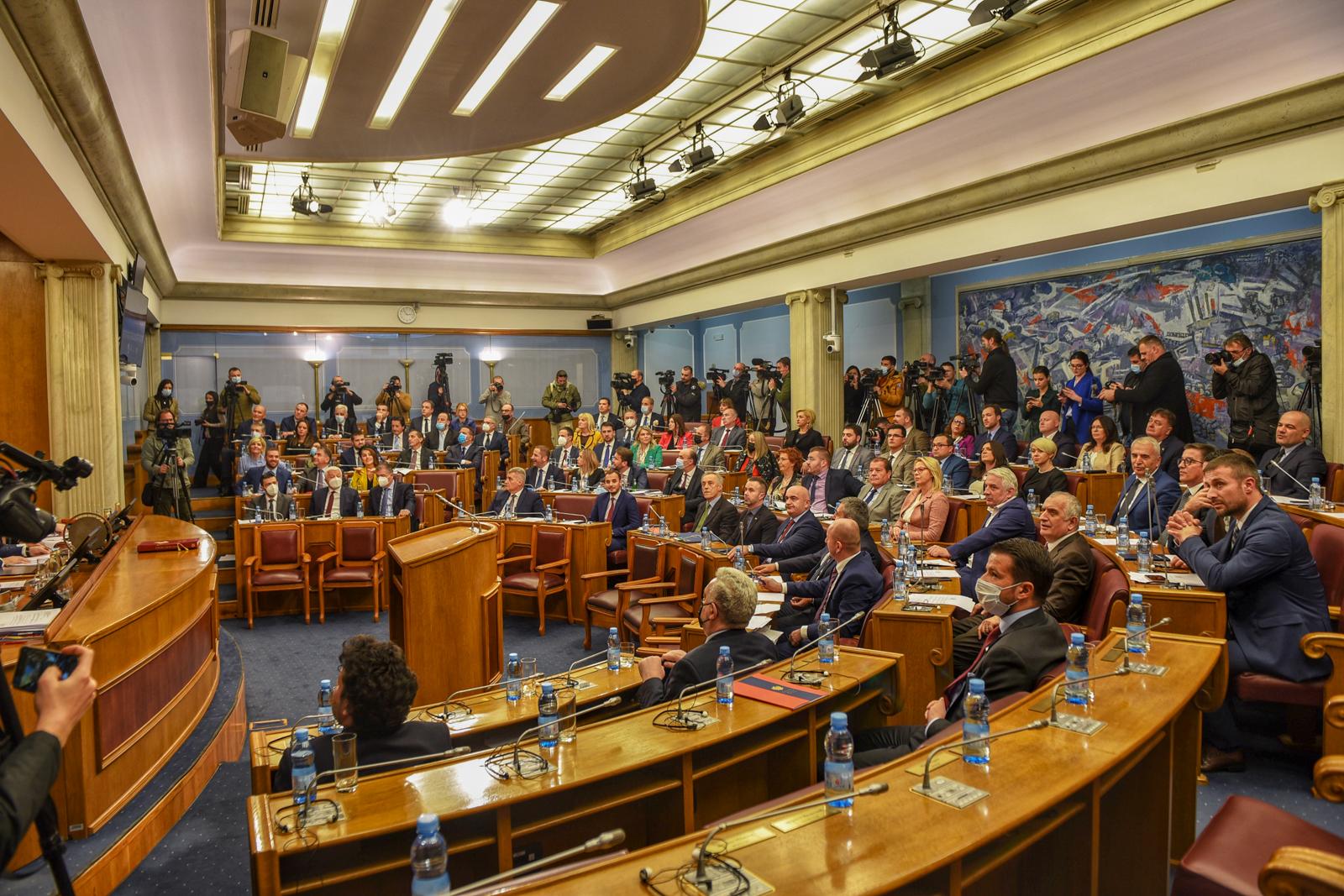 U Skupštini Crne Gore u toku je vanredna sjednica - Avaz