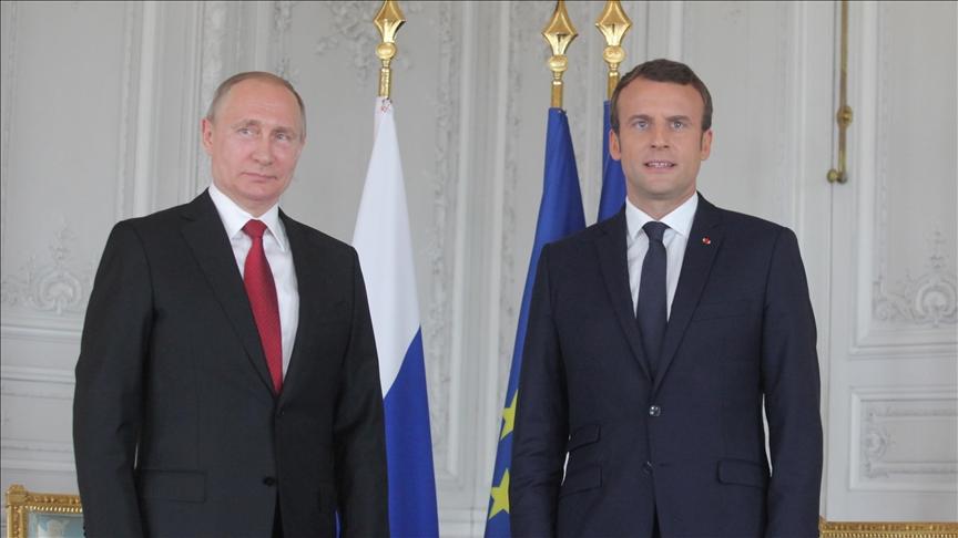 Vladimir Putin and Emmanuel Macron - Avaz