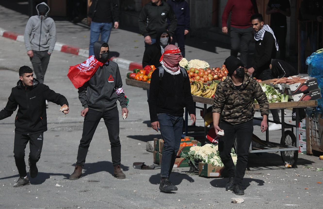 Protesti u Hebronu zbog ubistva trojice Palestinaca