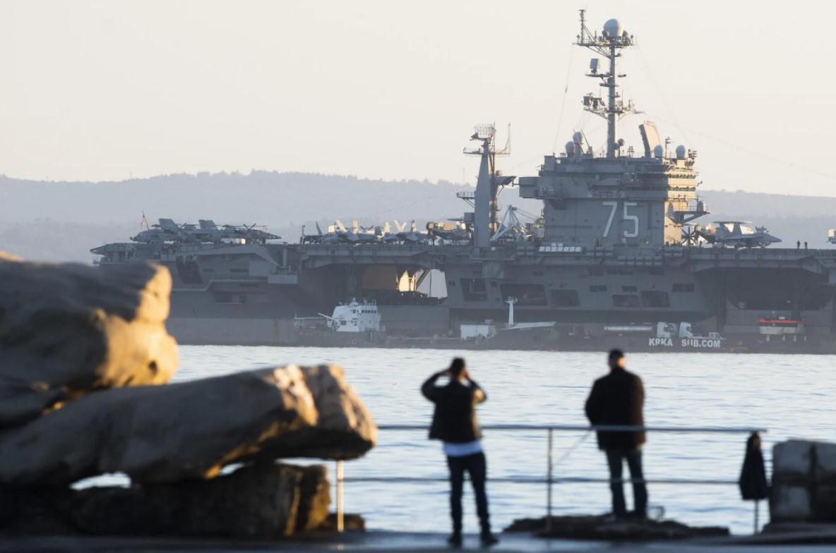 Nosač aviona USS Harry S. Truman pred splitskom lukom - Avaz