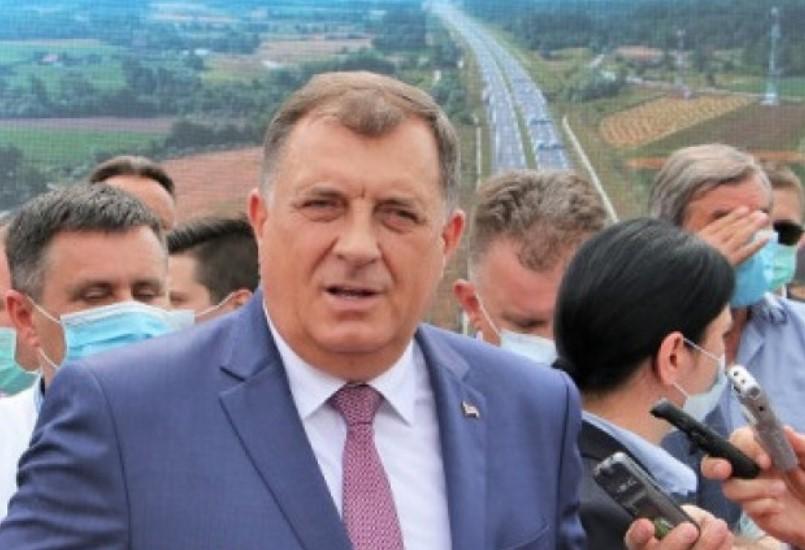 Puhalo na Twitteru: Dobro jutro RS, danas je Dodik pokvario Vučiću praznik