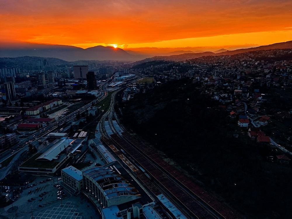 Zalazak sunca u Sarajevu - Avaz