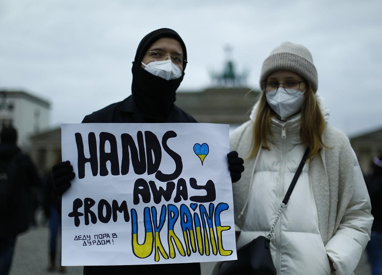 Održani protesti u Njemačkoj zbog napada Rusije na Ukrajinu