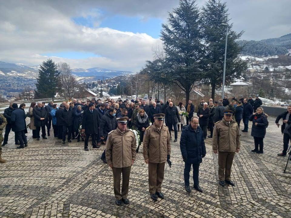 Ministar odbran BiH Sifet Podžić s delegacijom - Avaz