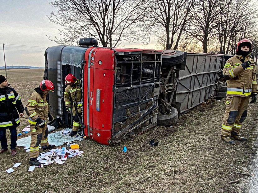 U Poljskoj se prevrnuo autobus pun izbjeglica iz Ukrajine: Povrijeđeno četvero djece