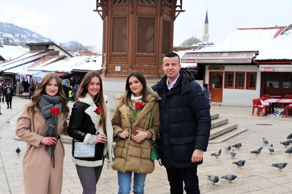 Načelnik Hadžibajrić uputio ruže građankama Starog Grada - Avaz