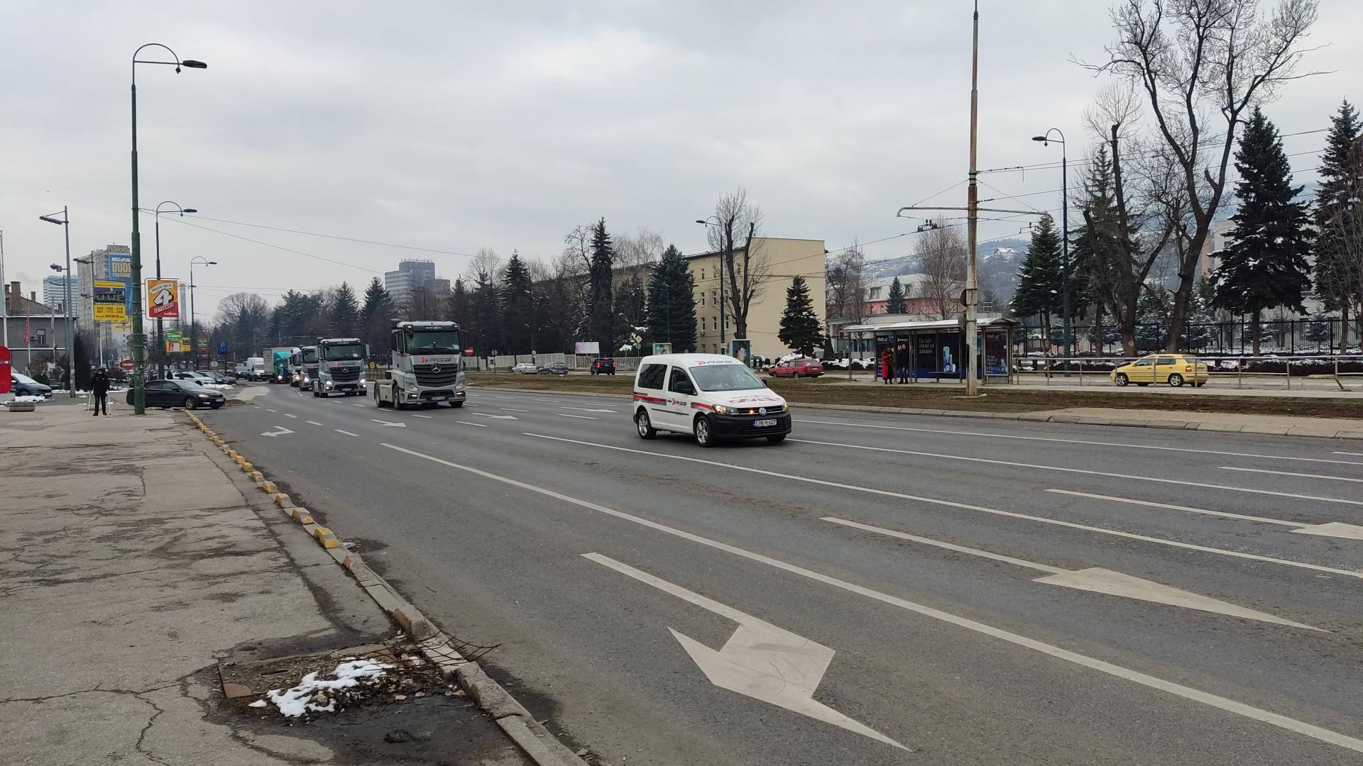 Prijevoznici održali protestnu vožnju - Avaz