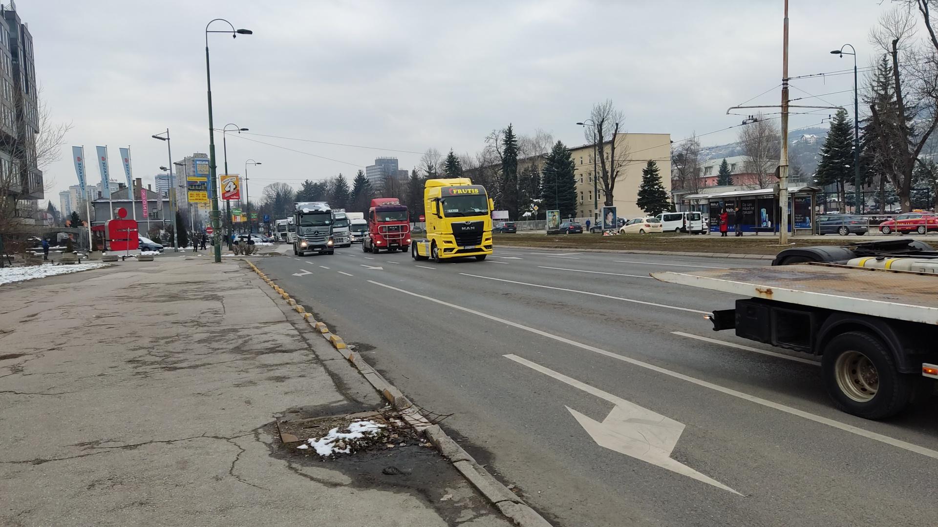 Prijevoznici održali protestnu vožnju - Avaz