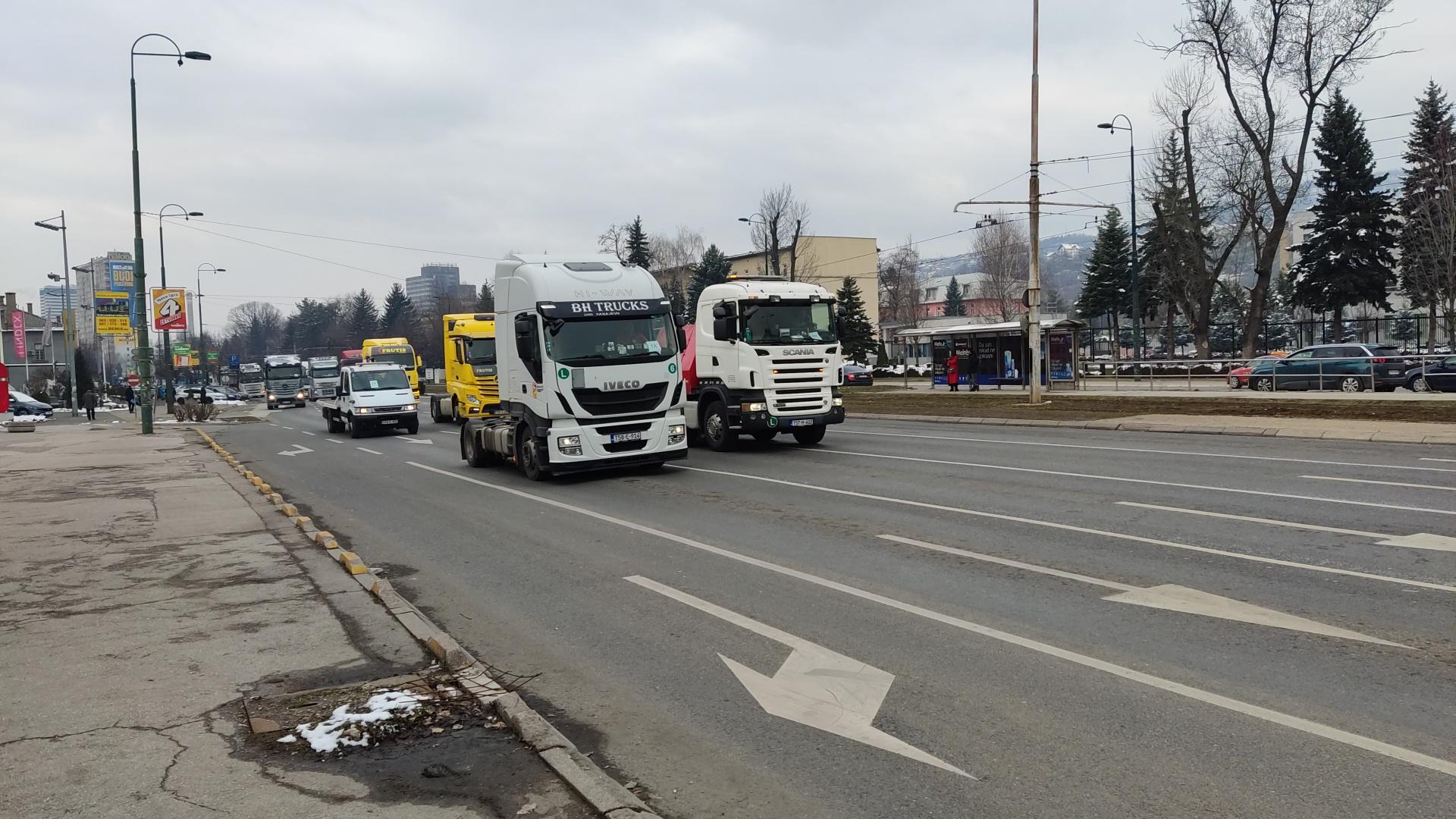 Prijevoznici održali protestnu vožnju - Avaz