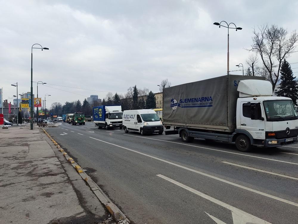 Prijevoznici održali protestnu vožnju - Avaz