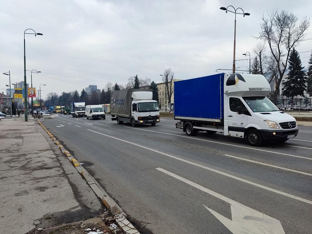 Prijevoznici održali protestnu vožnju - Avaz