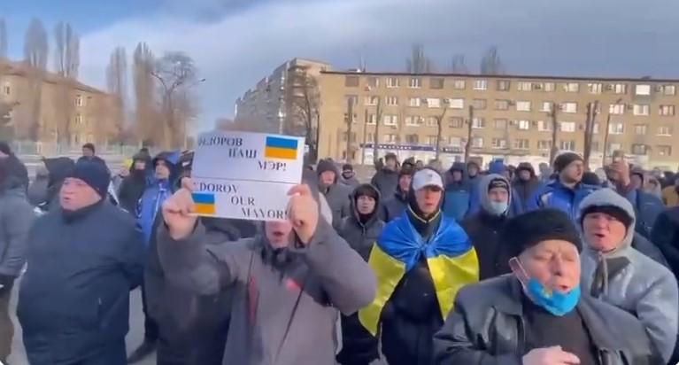 Stanovnici izašli na protest nakon što su Rusi "oteli" gradonačelnika Melitopolja