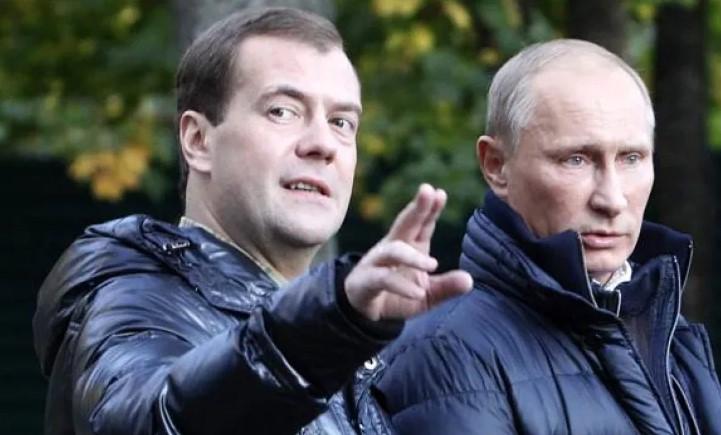 Dmitrij Medvedev i Vladimir Putin - Avaz