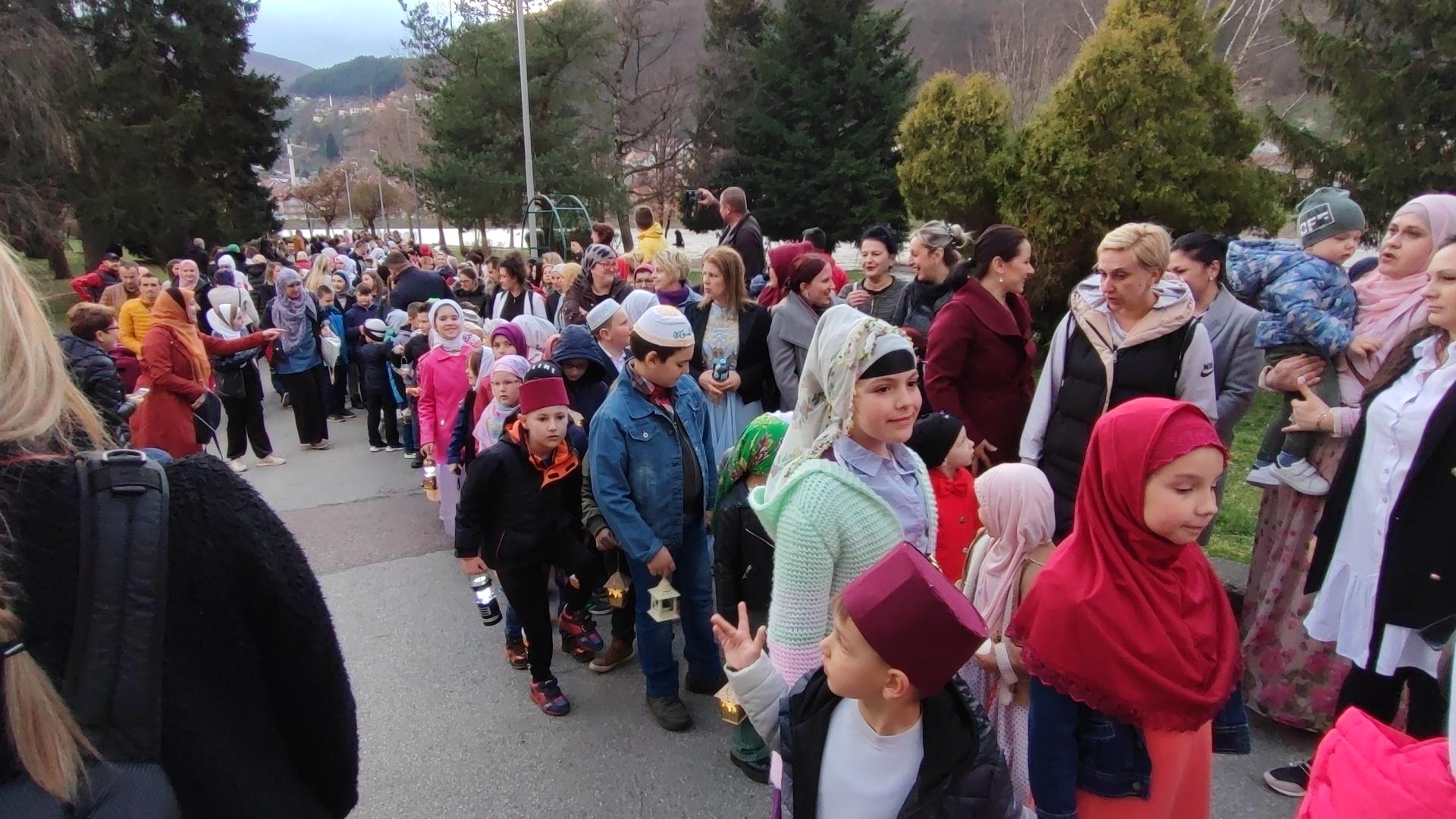 Ramazanskim vozićem mališani iz Goražda pozdravili dolazak odabranog mjeseca