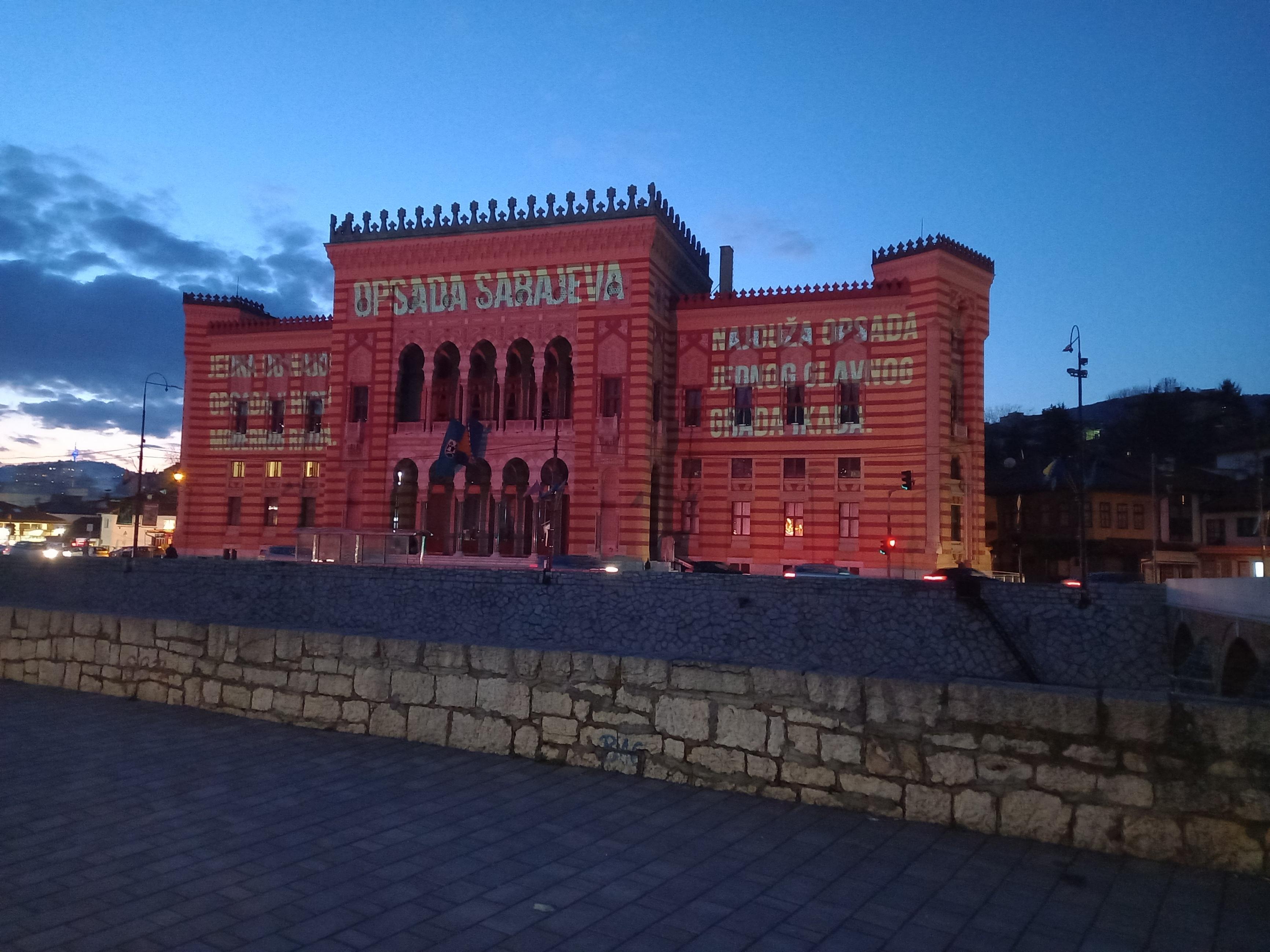 Na Sarajevskoj Vijećnici upriličena je video projekcija o ratnim ožiljcima - Avaz