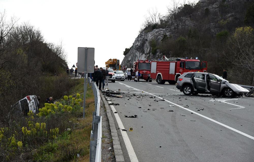 Stravična nesreća: Tri osobe poginule u udesu na putu Podgorica-Cetinje