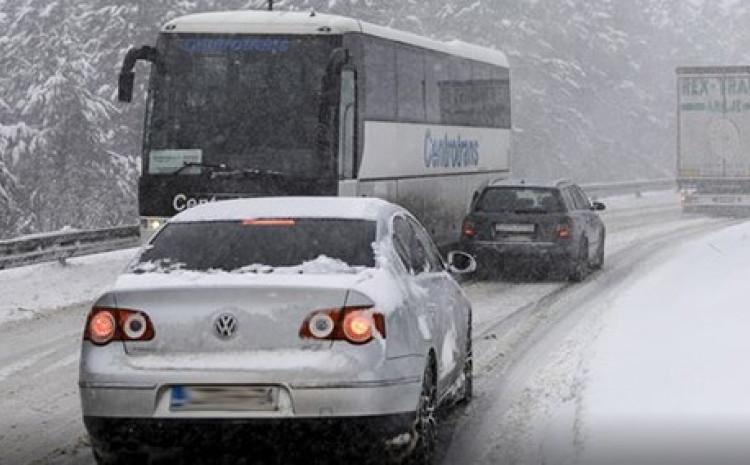 Stanje na cestama u BiH: Poledica na kolovozu, vozači oprez