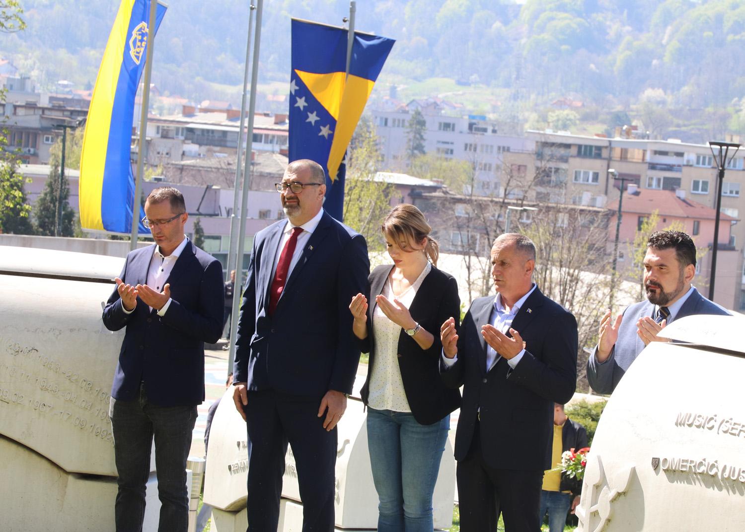 Obilježavanje Dana Armije RBiH u Tuzli - Avaz