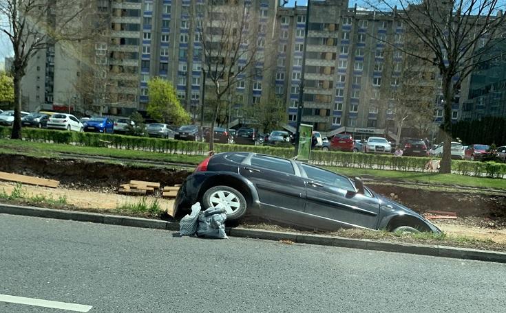 Saobraćajna nesreća u Nedžarićima: Automobilom sletio sa kolovoza