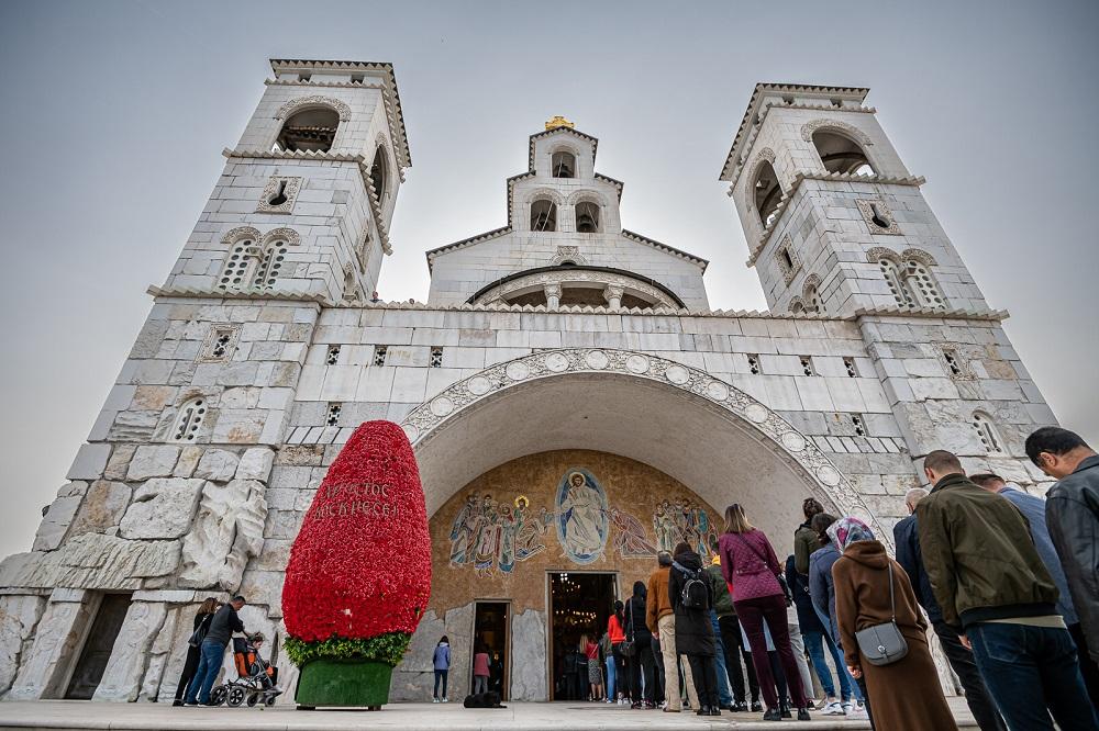 Sa vaskršnje liturgije u hramu Hristovog vaskresenja - Avaz