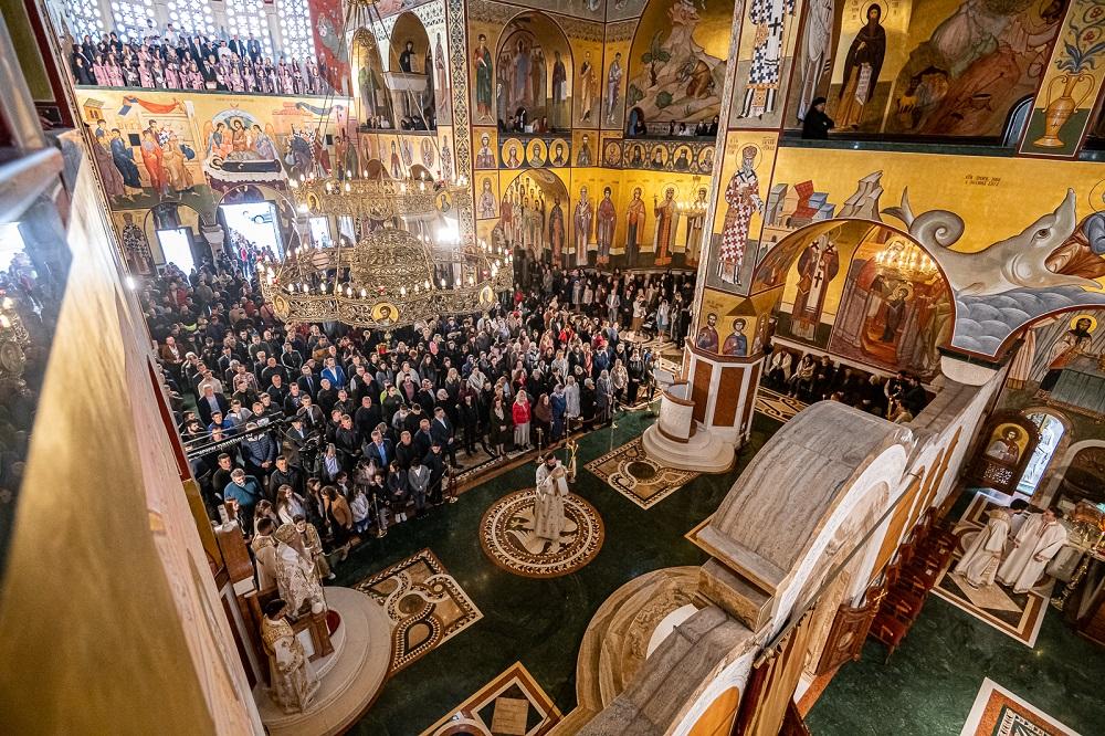 Mitropolit Joanikije služio vaskršnju liturgiju u hramu Hristovog vaskresenja u Podgorici